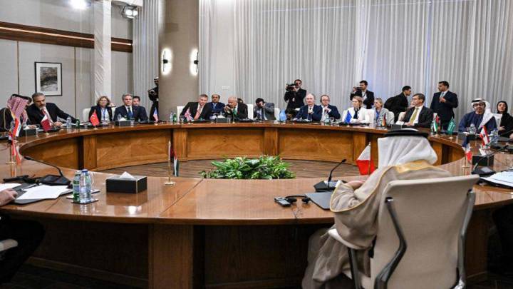 اجتماع الاردن لوزراء الخارجية يدعو الى حوار شامل وانتقال سلمي للسطلة في سوريا